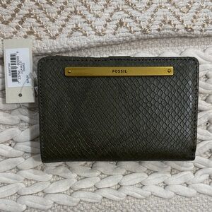 Fossil Olive Textured Wallet with Gold Bar